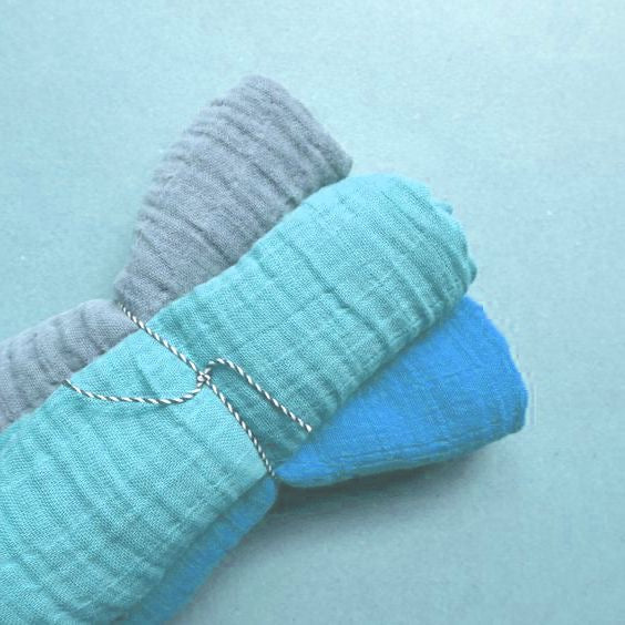 Baby Burp cloths Set of 3, 5, 7 or 10 Eco-friendly Organic Cotton Muslin cloths with Waterproof filling