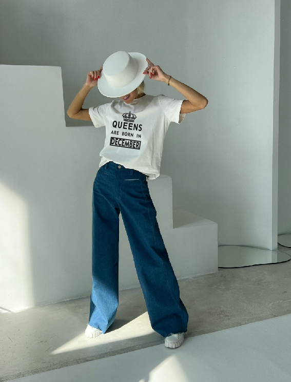 Las reinas nacen en abril, mayo, junio, julio, agosto, septiembre, octubre, noviembre, diciembre, enero, febrero, marzo Camiseta l Sudadera l Sudadera con capucha