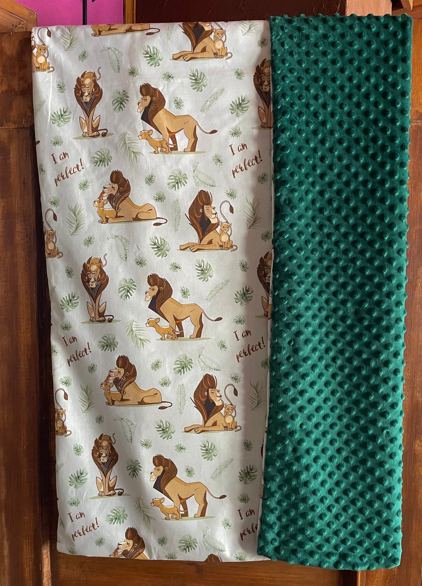 Set de regalo Baby Lion the Future King Body con manta Minky a juego l Sábanas impermeables Baby Shower set de regalo en caja