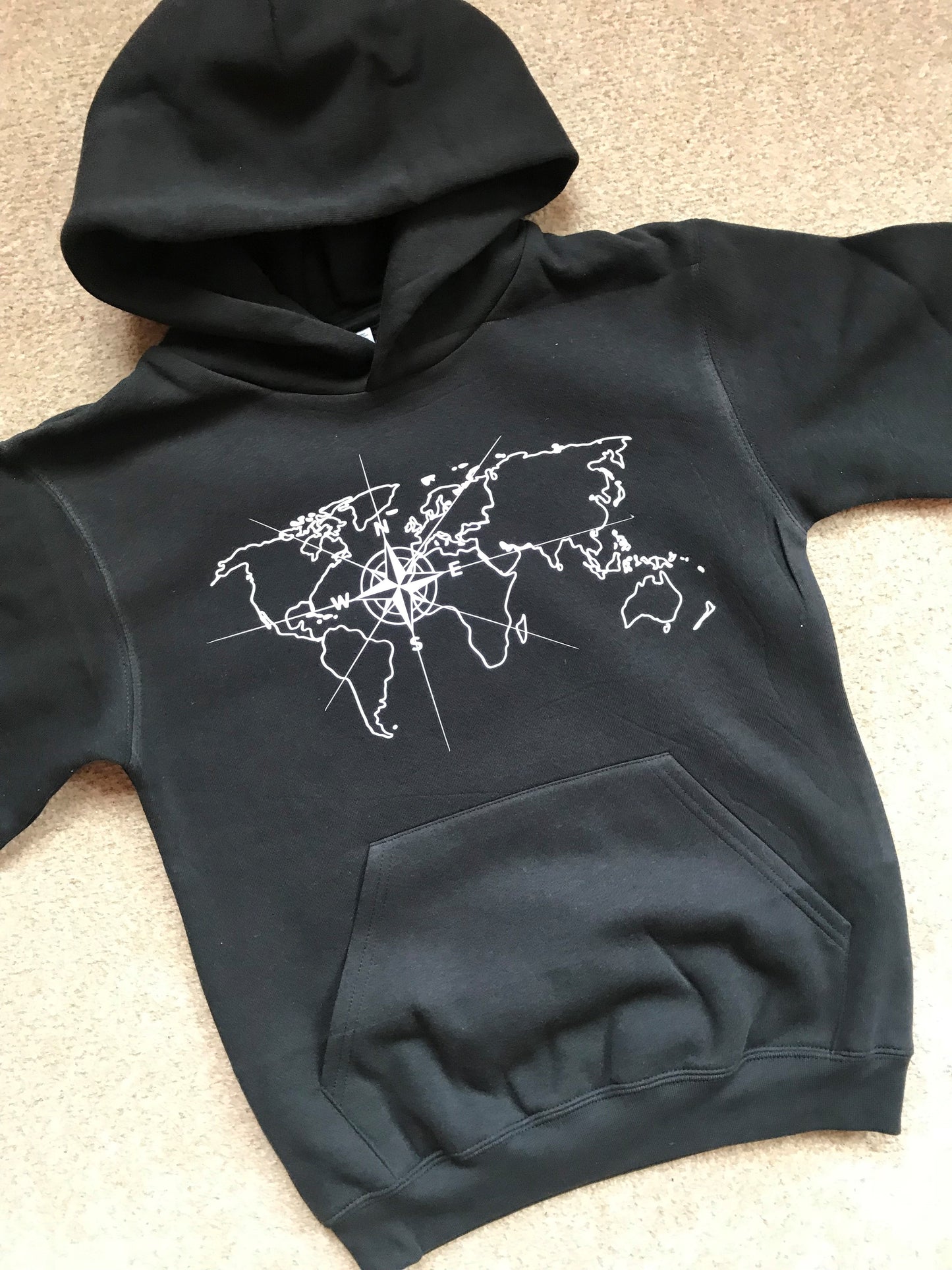 Traveling around the World T-shirt l Hoodie